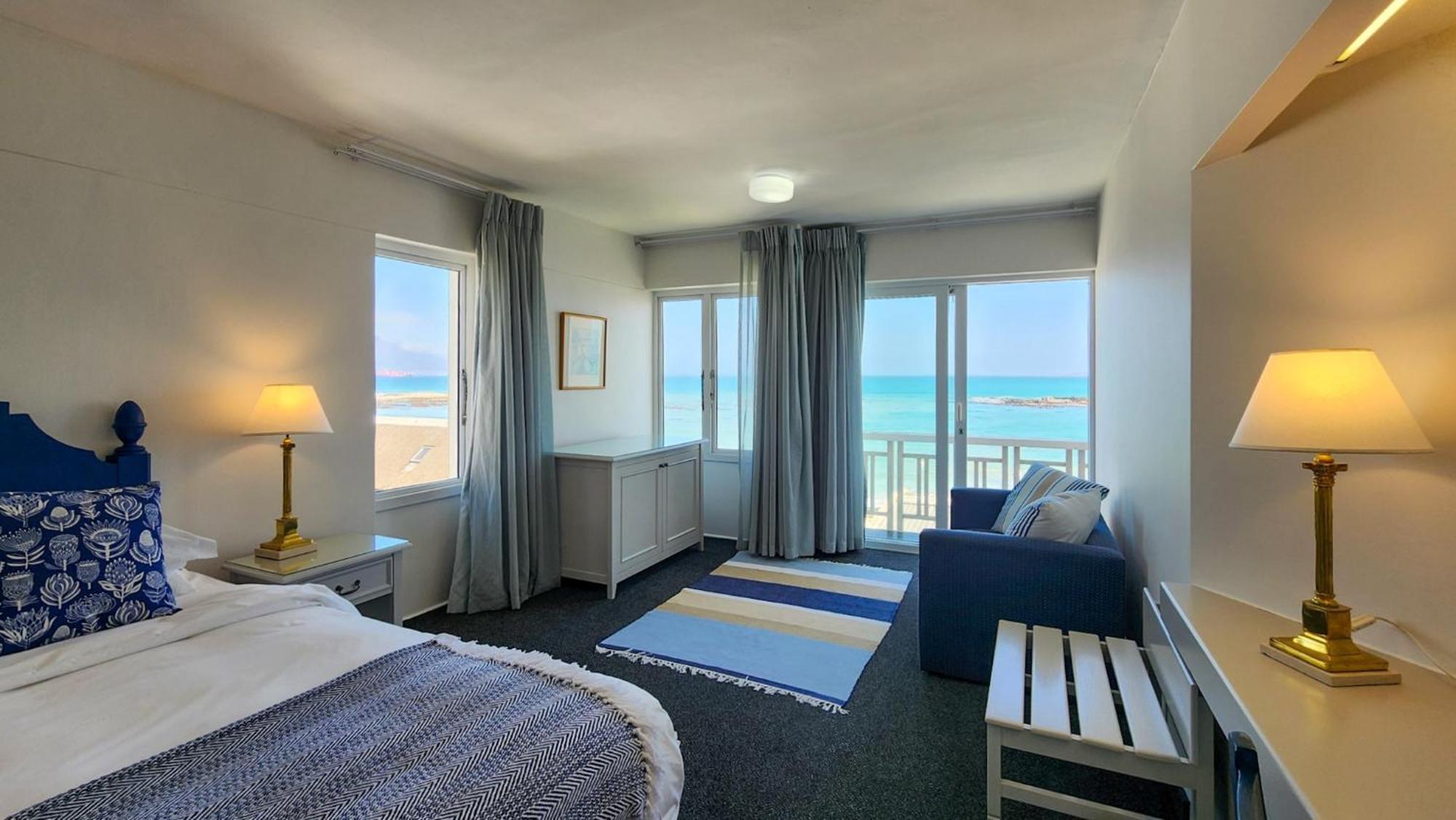 The Blue Peter Hotel Bloubergstrand Exterior photo