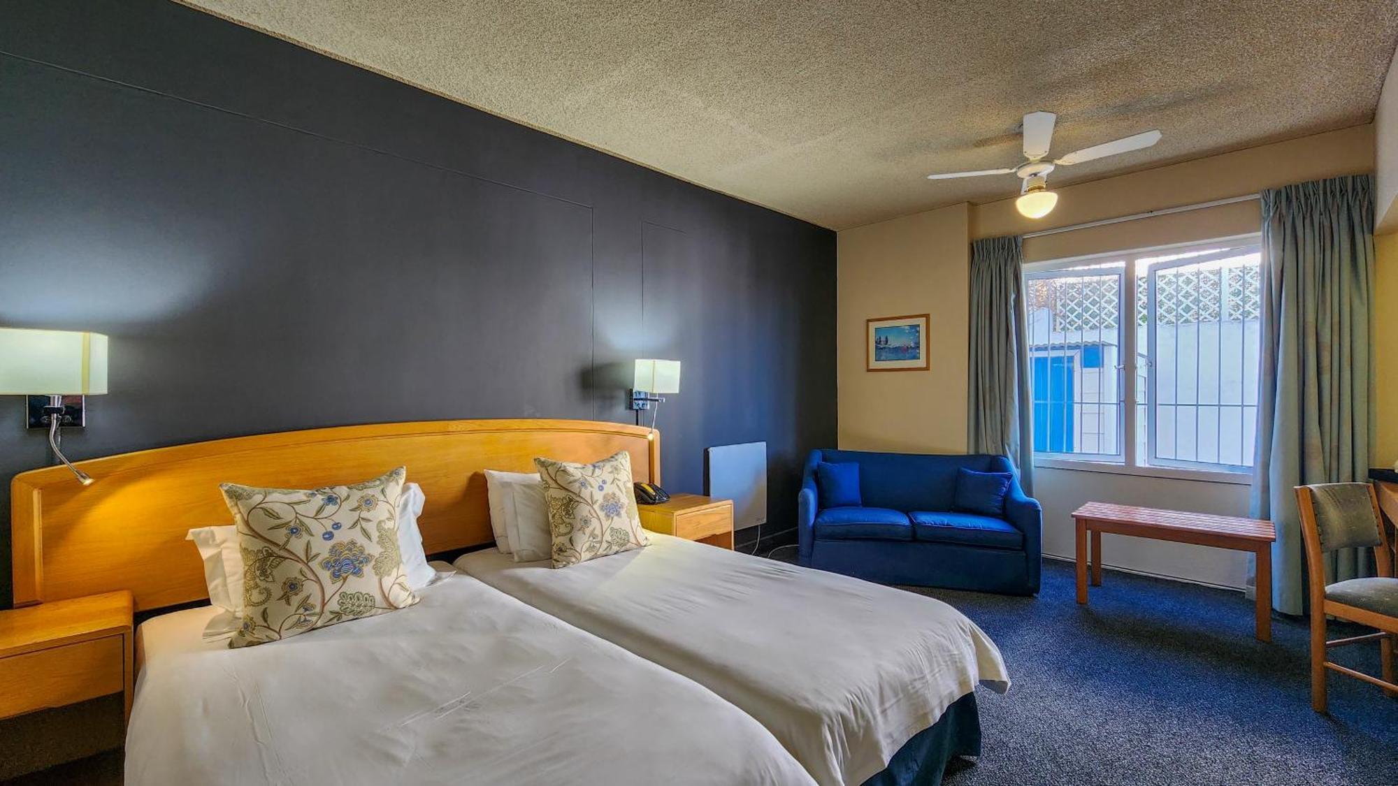 The Blue Peter Hotel Bloubergstrand Exterior photo