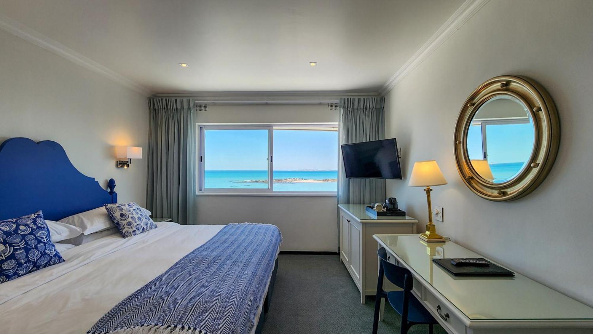 The Blue Peter Hotel Bloubergstrand Exterior photo