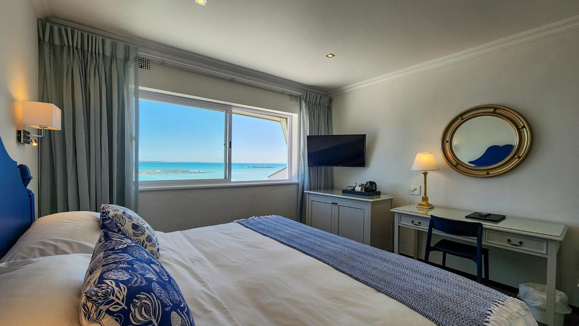 The Blue Peter Hotel Bloubergstrand Exterior photo