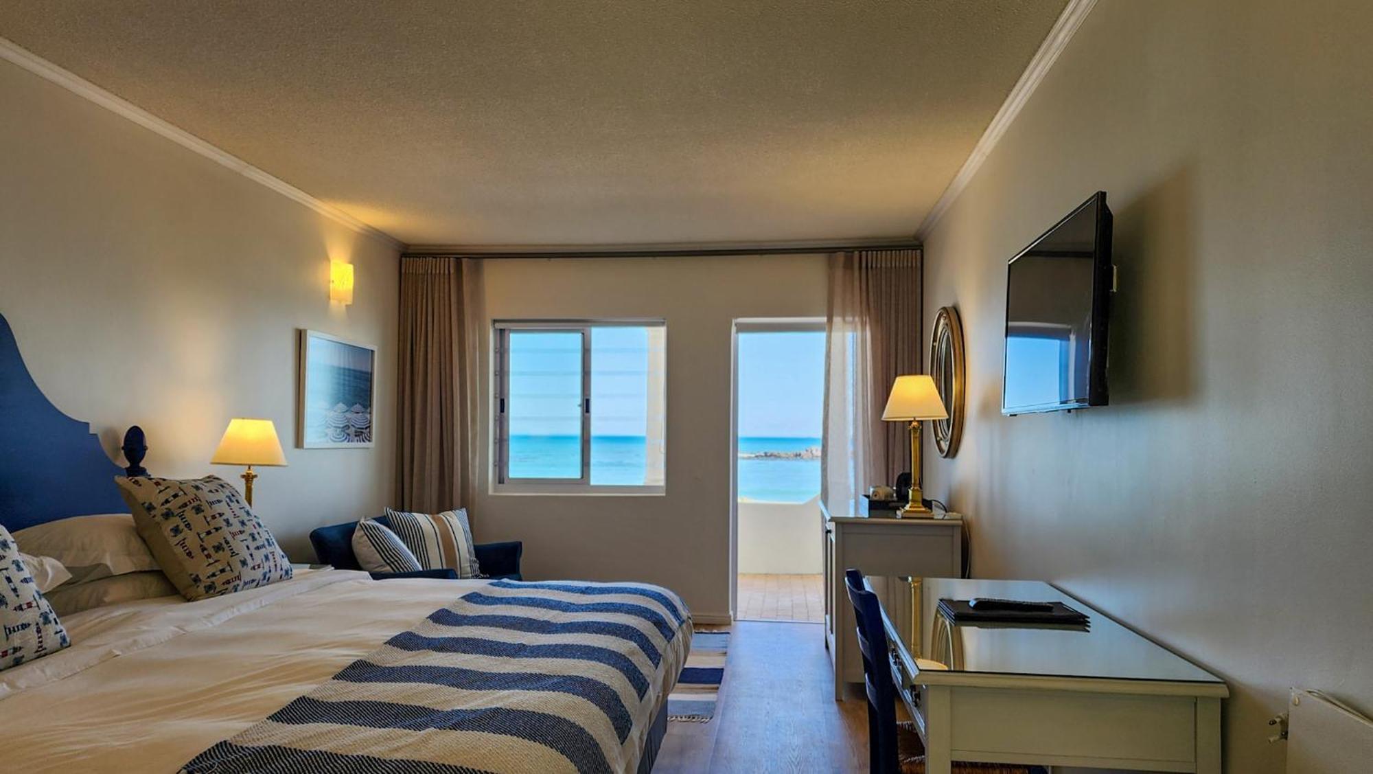 The Blue Peter Hotel Bloubergstrand Exterior photo