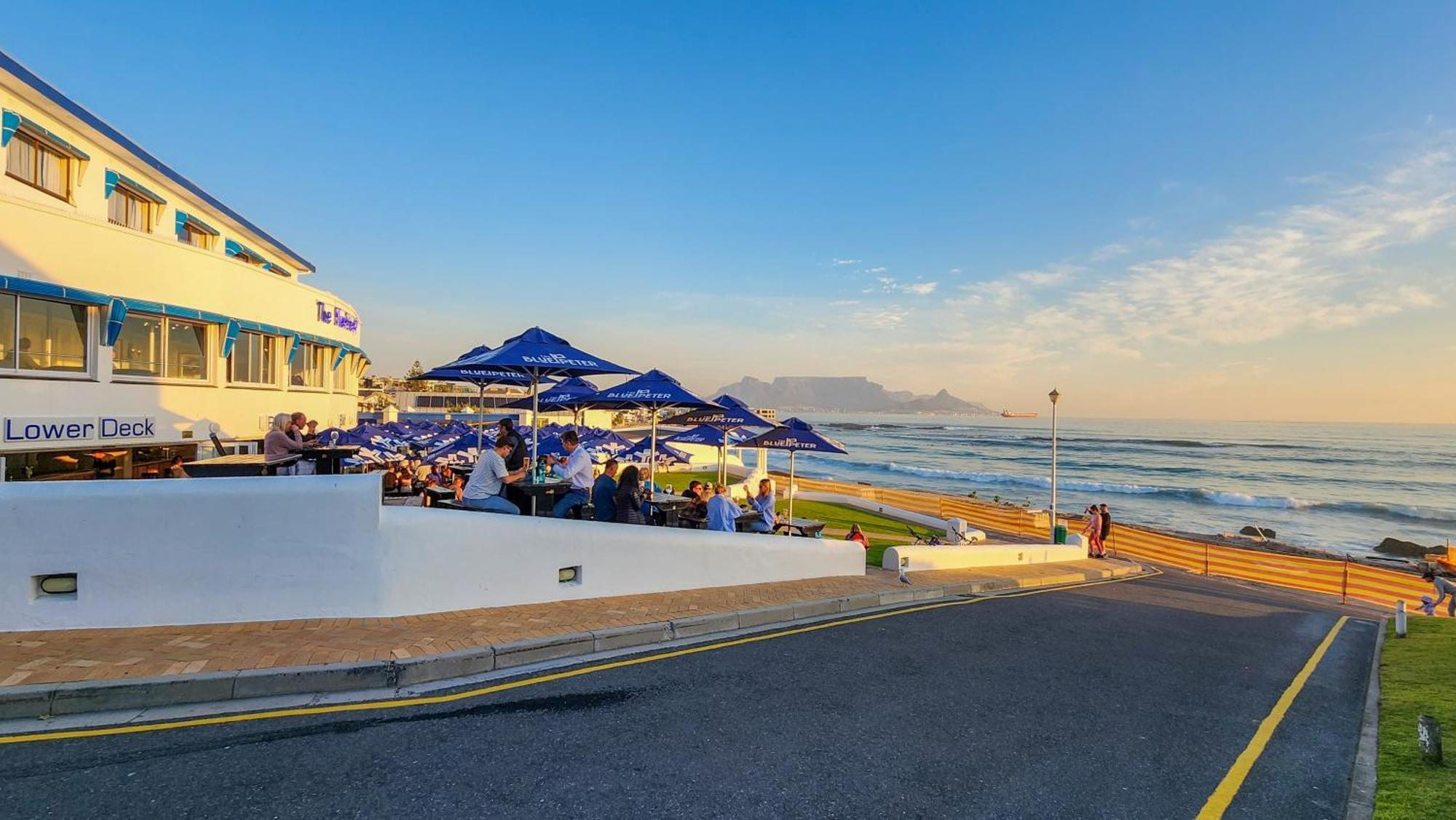 The Blue Peter Hotel Bloubergstrand Exterior photo