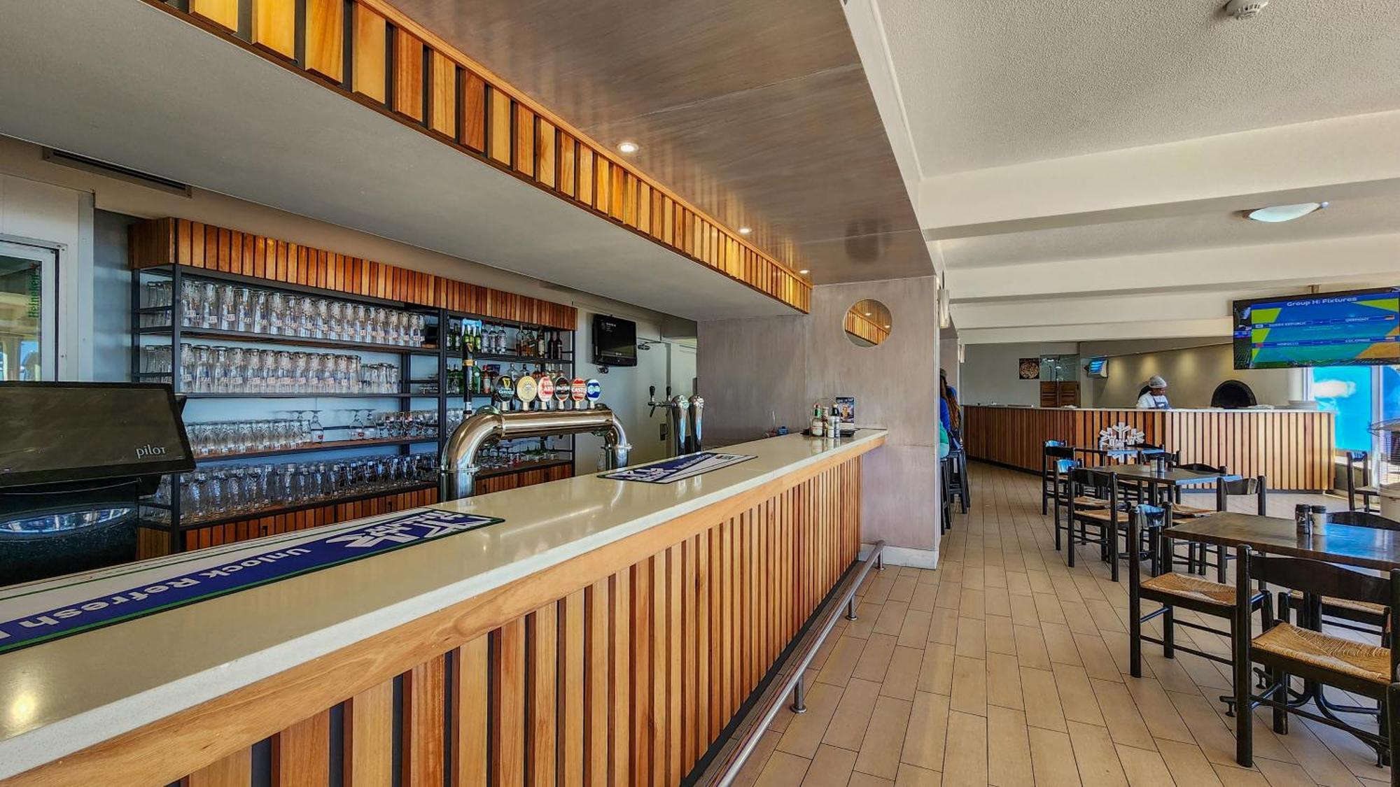 The Blue Peter Hotel Bloubergstrand Exterior photo