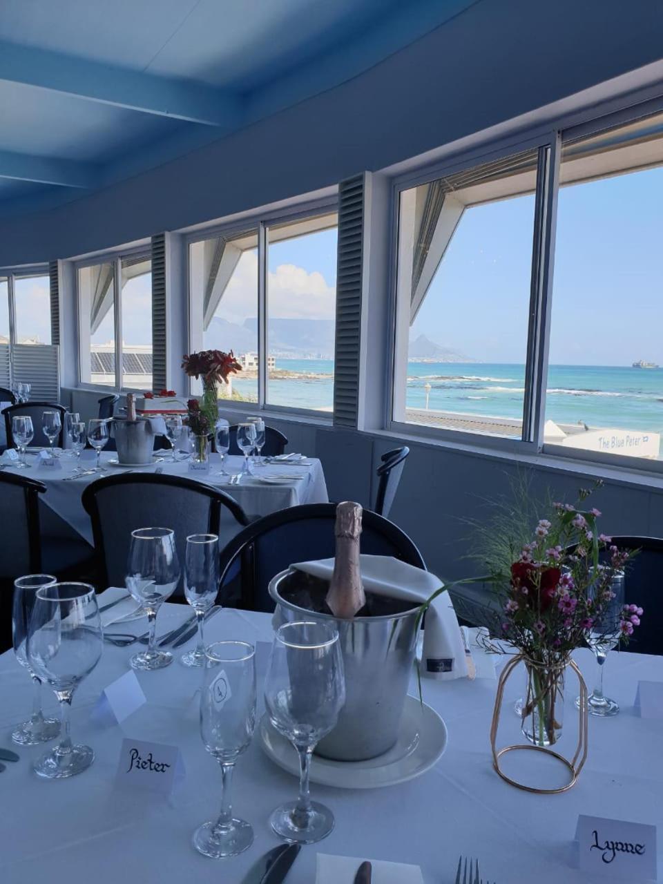 The Blue Peter Hotel Bloubergstrand Exterior photo
